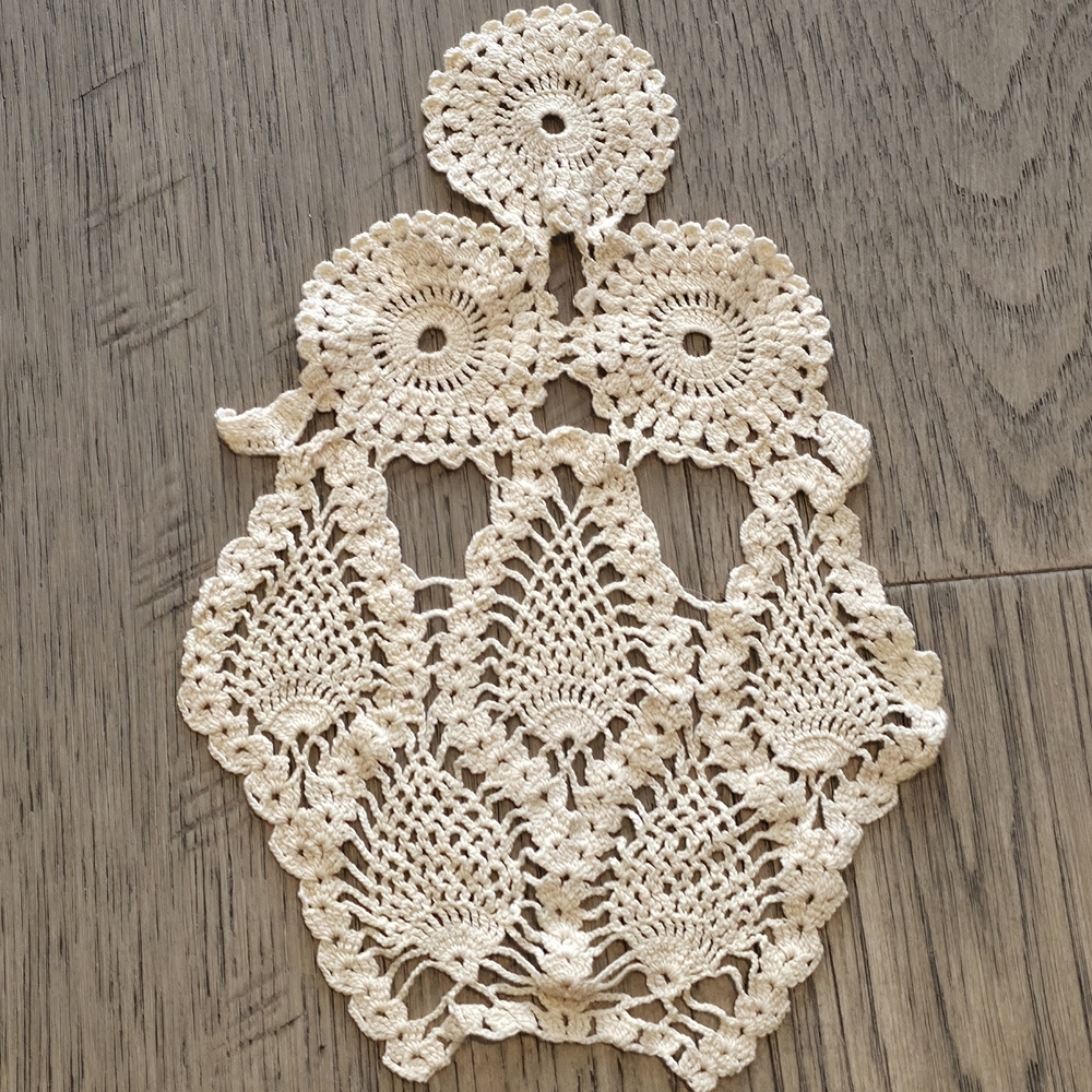 Vintage Hand Crocheted Pineapple Lace Doily - Cream Cotton 10" x 7" Accent Lace